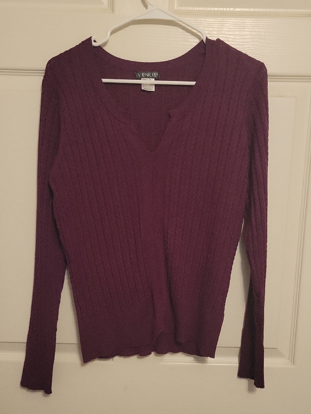 Venus Women's Plum Ribbed V-Neck Sweater